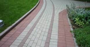 Садовая дорожка из плитки Садовая дорожка из плитки